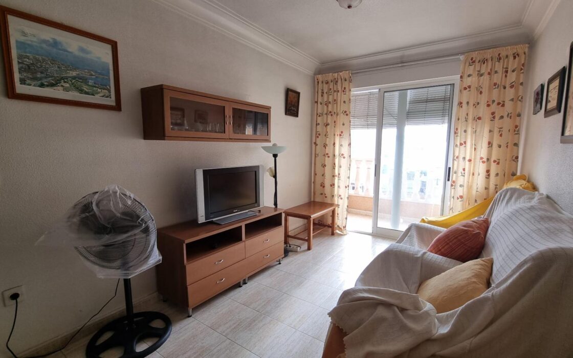 Апартаменты 51 кв.м с террасой в Торревьехе у моря