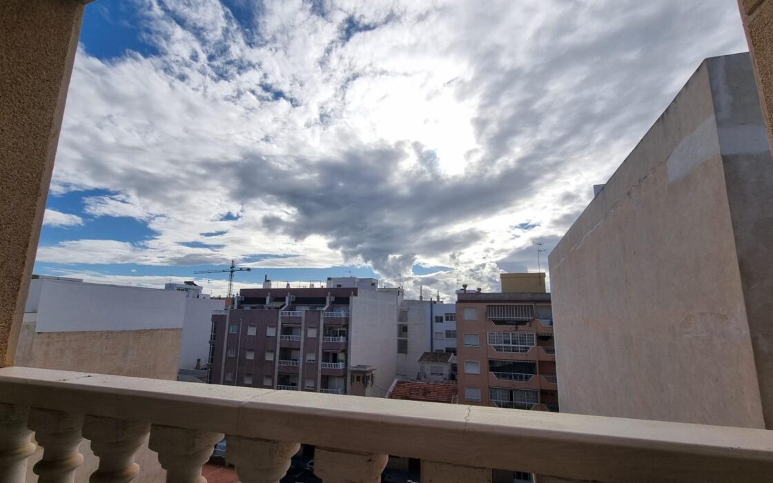 Апартаменты 51 кв.м с террасой в Торревьехе у моря