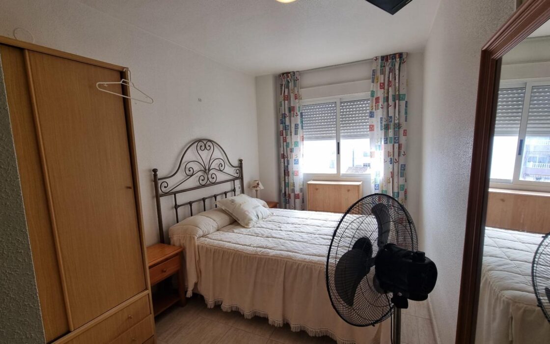 Апартаменты 51 кв.м с террасой в Торревьехе у моря