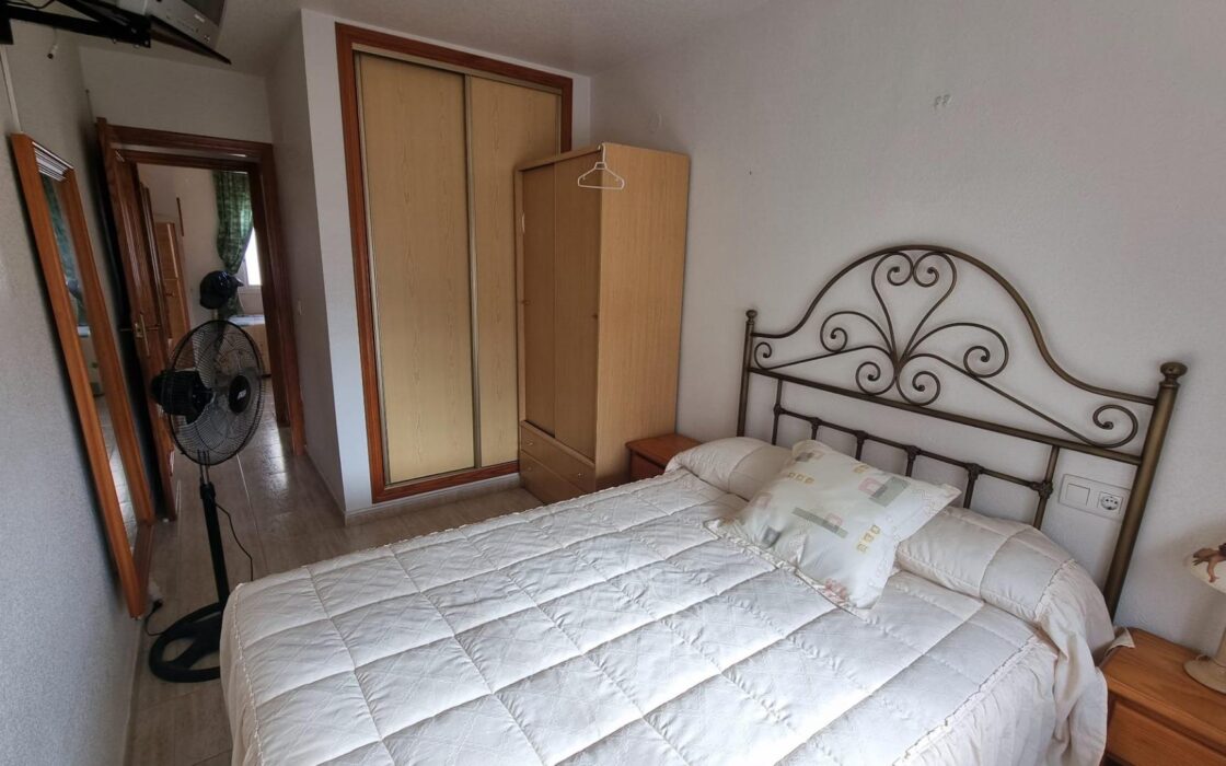 Апартаменты 51 кв.м с террасой в Торревьехе у моря