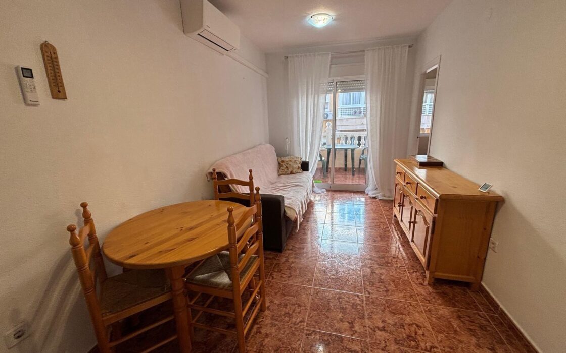 Апартаменты 60 кв.м с террасой в Торревьехе у моря