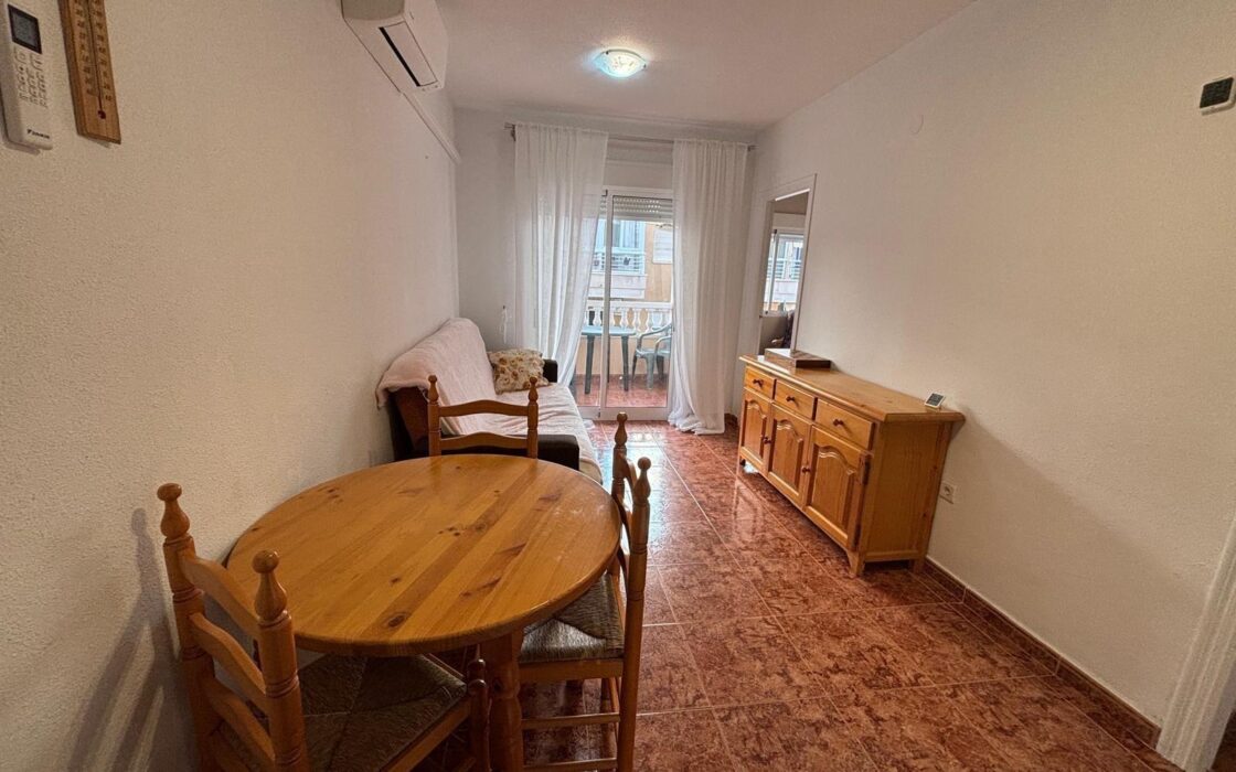 Апартаменты 60 кв.м с террасой в Торревьехе у моря