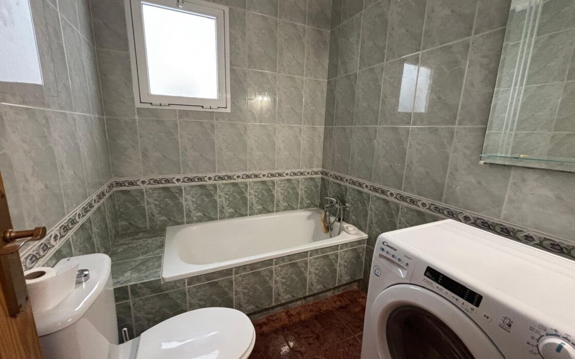 Апартаменты 60 кв.м с террасой в Торревьехе у моря