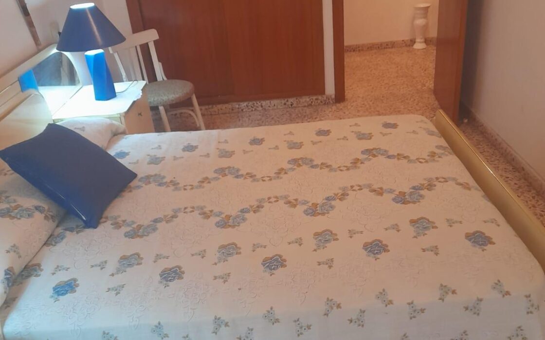 Апартаменты 80 кв.м у моря в Торревьехе с террасой