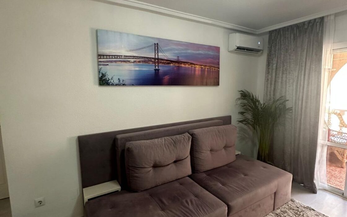 Апартаменты 60 кв.м в Торревьехе у моря с террасой