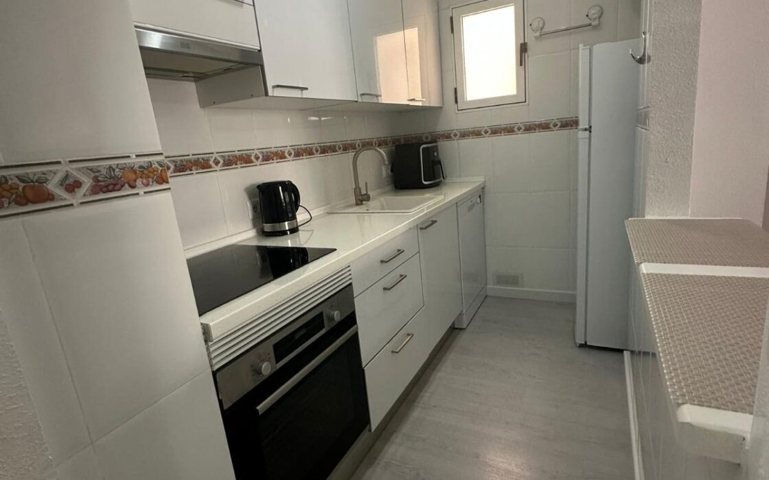 Апартаменты 60 кв.м в Торревьехе у моря с террасой