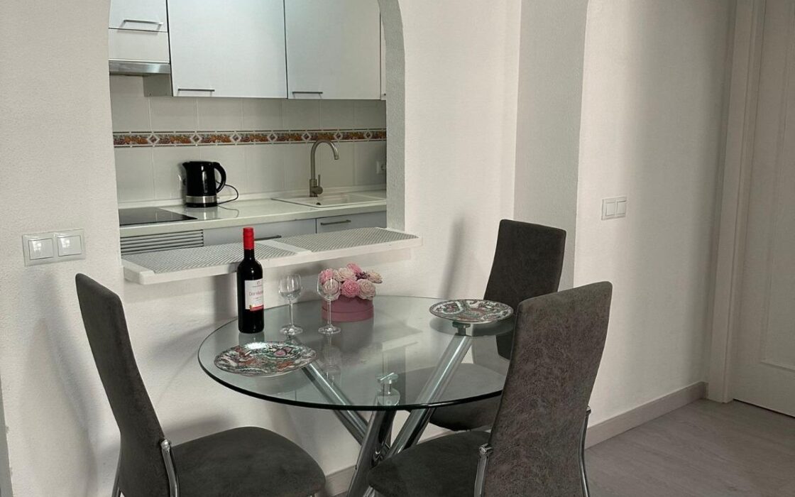 Апартаменты 60 кв.м в Торревьехе у моря с террасой