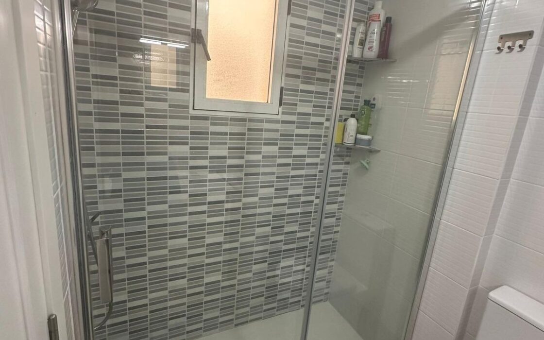 Апартаменты 60 кв.м в Торревьехе у моря с террасой