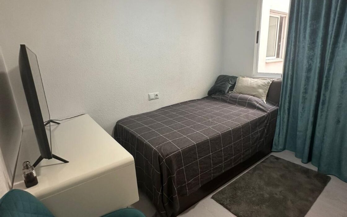 Апартаменты 60 кв.м в Торревьехе у моря с террасой