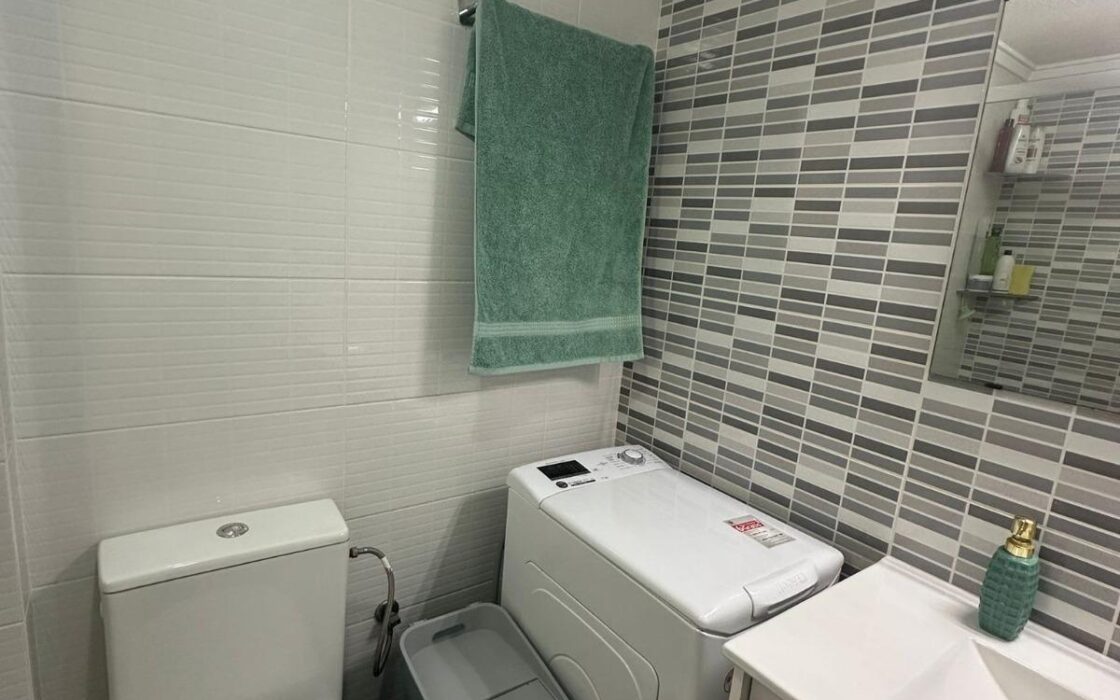 Апартаменты 60 кв.м в Торревьехе у моря с террасой