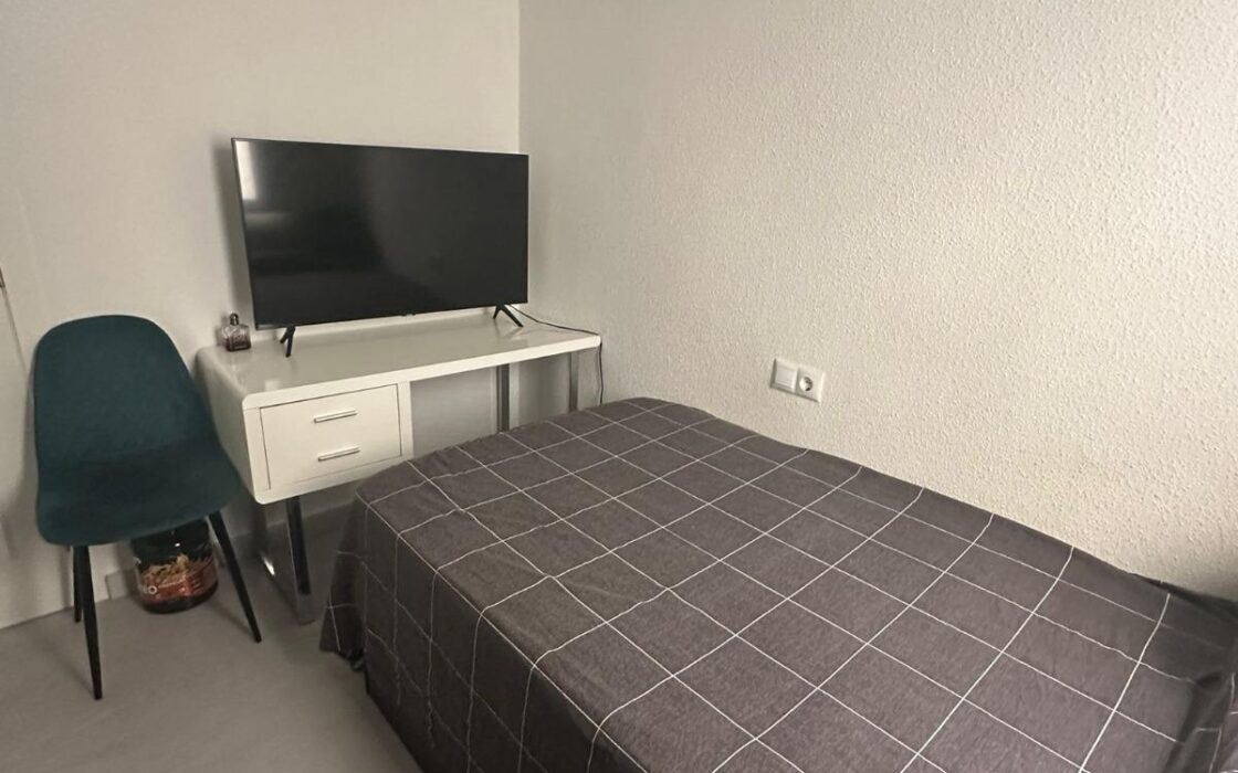 Апартаменты 60 кв.м в Торревьехе у моря с террасой