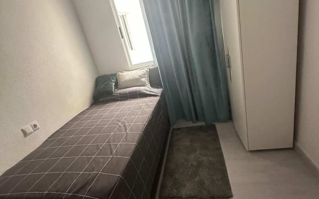 Апартаменты 60 кв.м в Торревьехе у моря с террасой