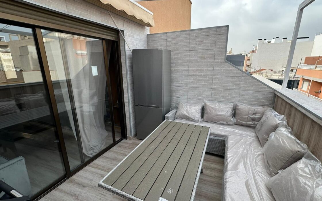 Студия в Торревьехе 31 кв.м у моря с ремонтом