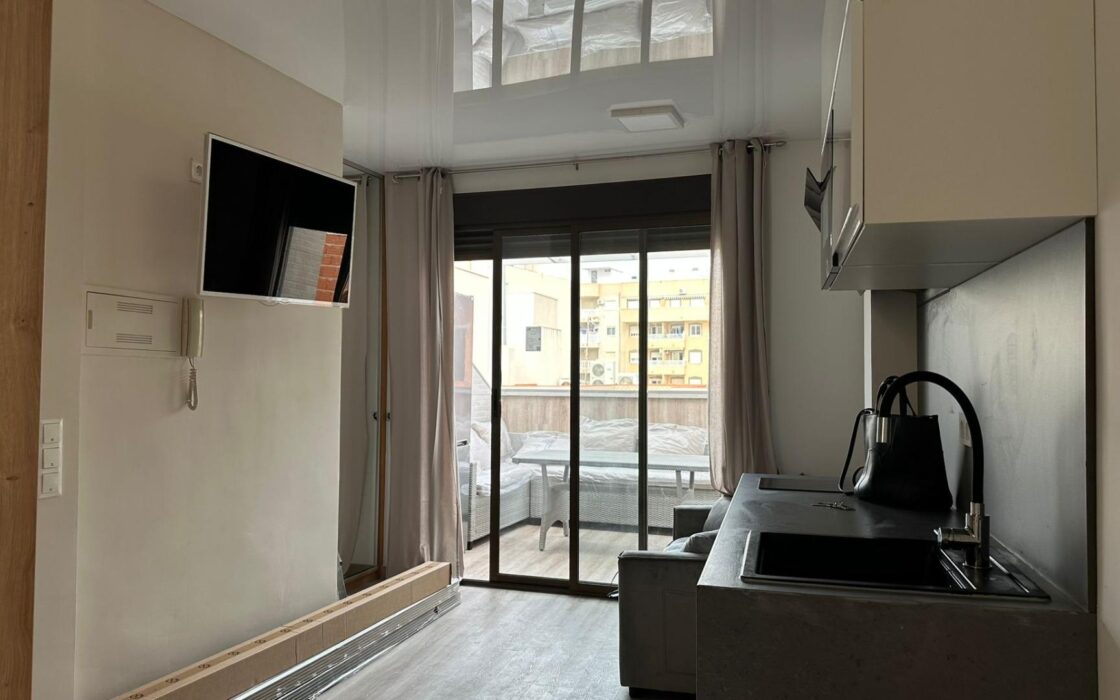 Студия в Торревьехе 31 кв.м у моря с ремонтом