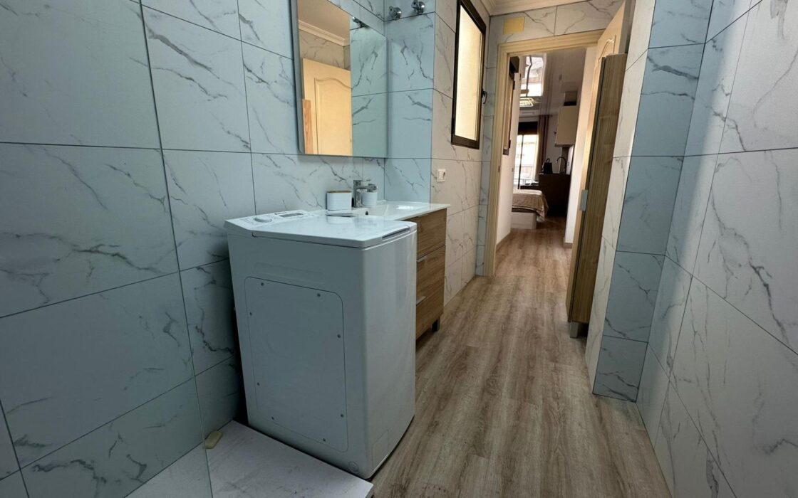 Студия в Торревьехе 31 кв.м у моря с ремонтом