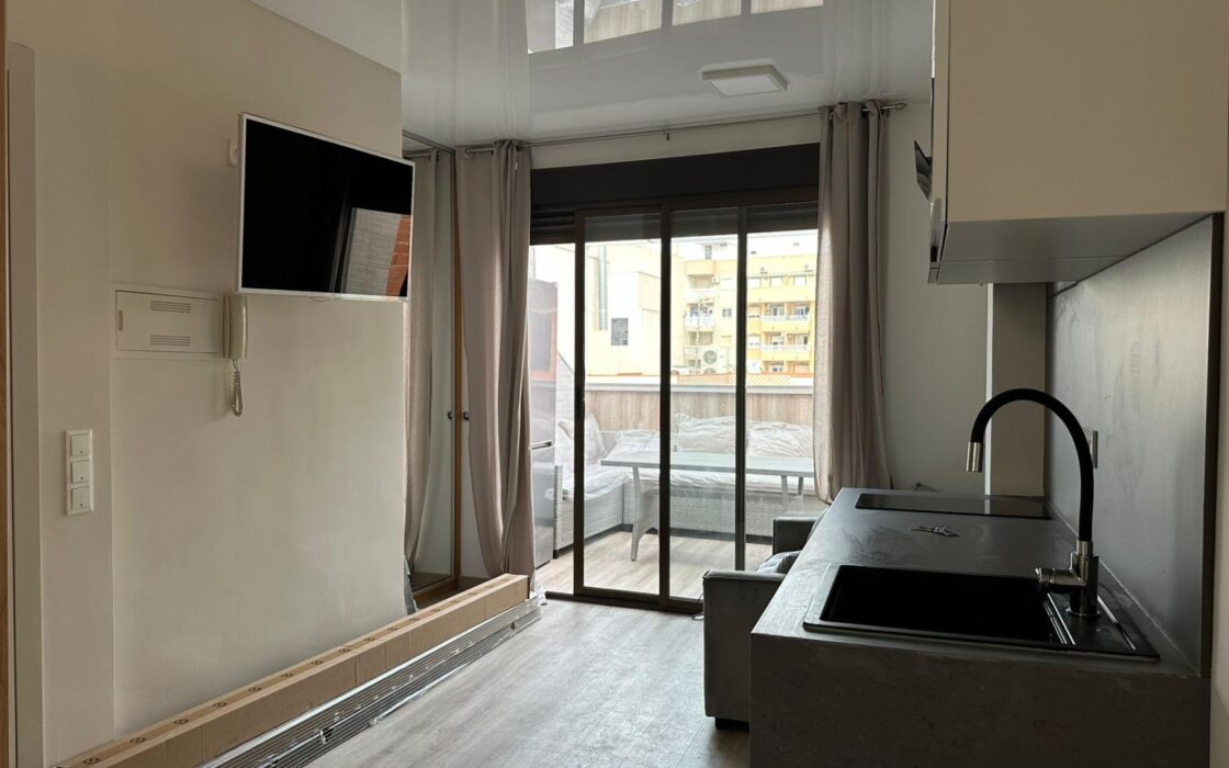 Студия в Торревьехе 31 кв.м у моря с ремонтом