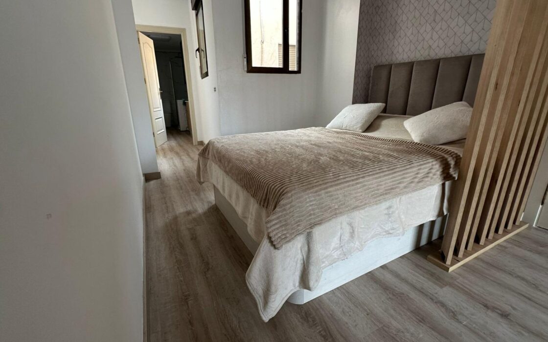 Студия в Торревьехе 31 кв.м у моря с ремонтом