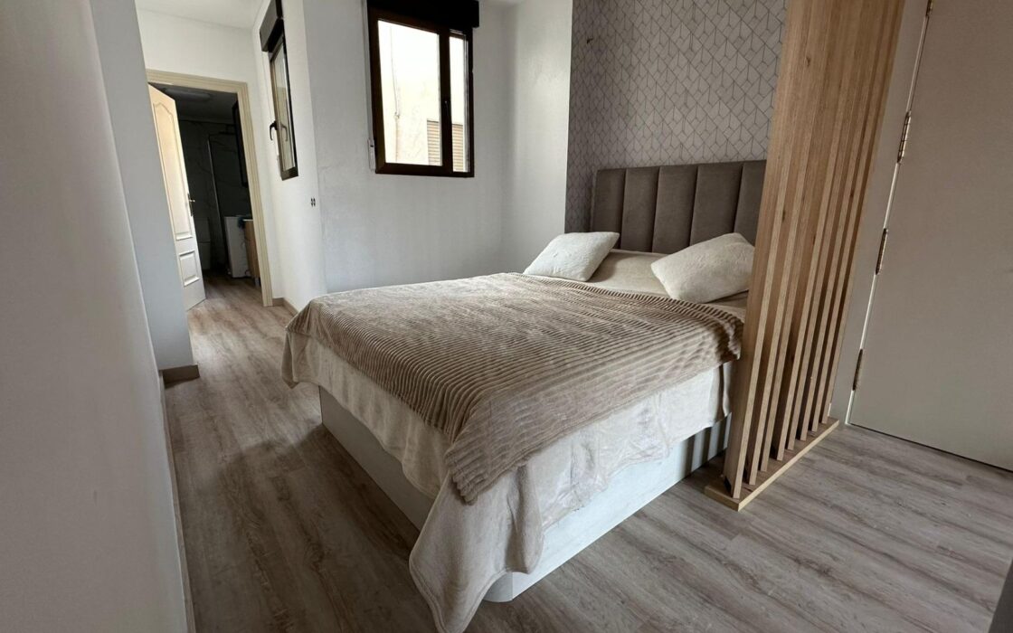 Студия в Торревьехе 31 кв.м у моря с ремонтом