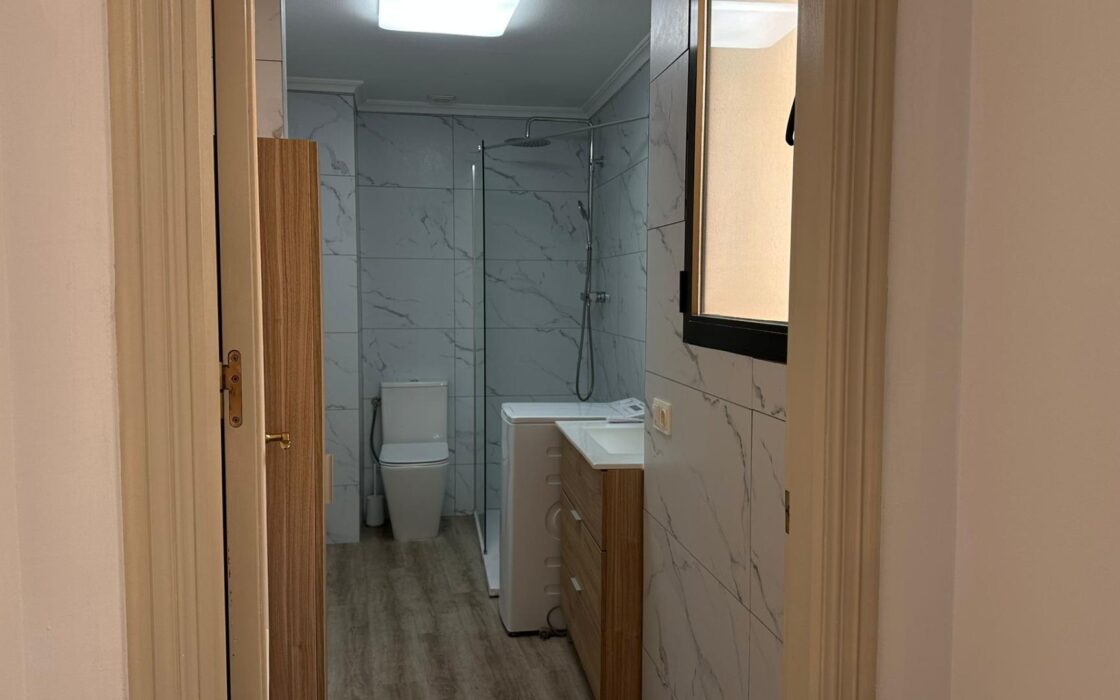 Студия в Торревьехе 31 кв.м у моря с ремонтом