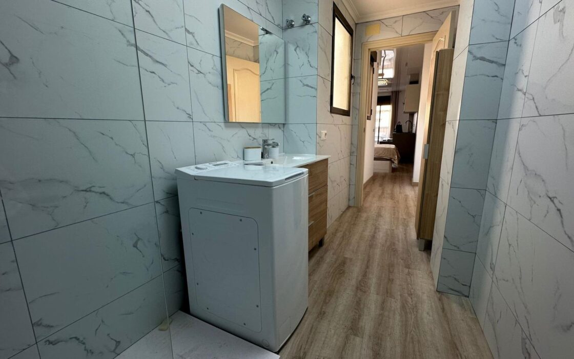 Студия в Торревьехе 31 кв.м у моря с ремонтом