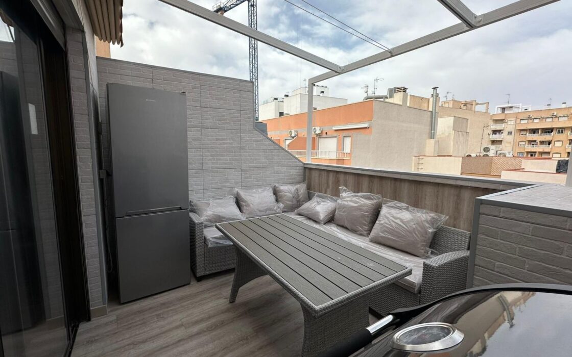 Студия в Торревьехе 31 кв.м у моря с ремонтом