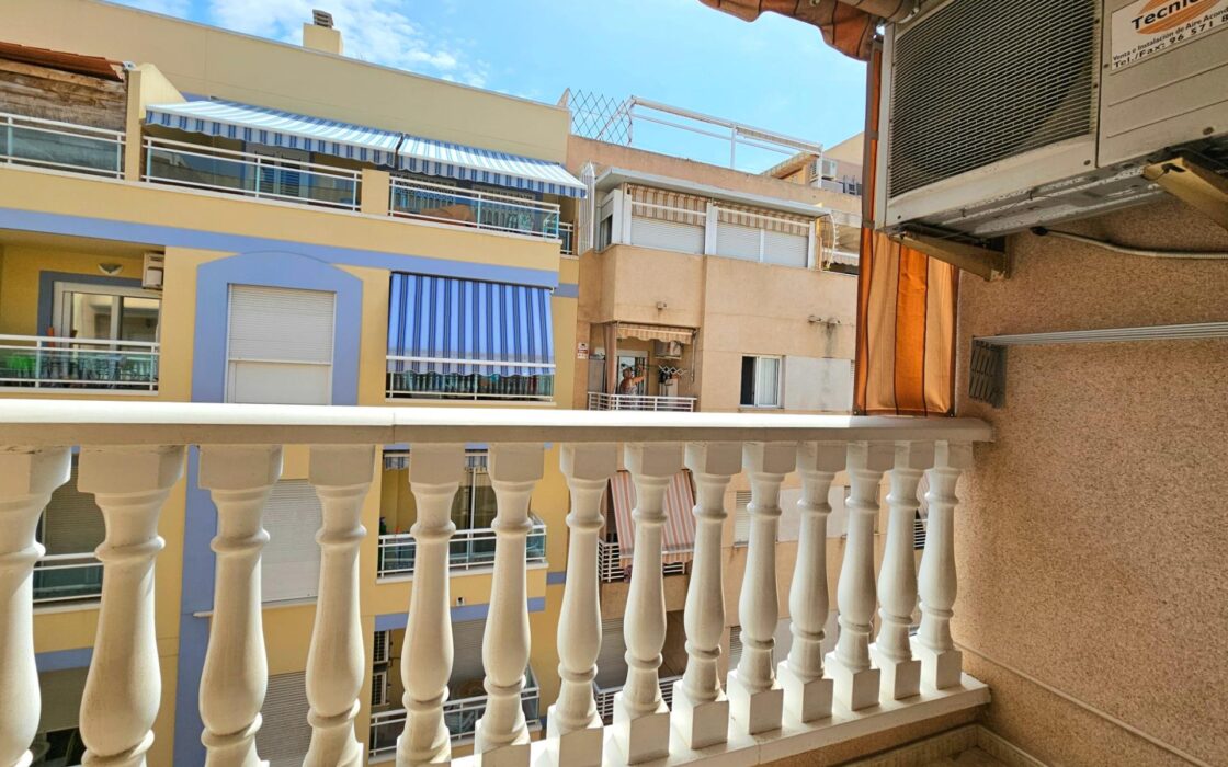 Продаются апартаменты 70 кв.м в Торревьехе, 750 м до моря