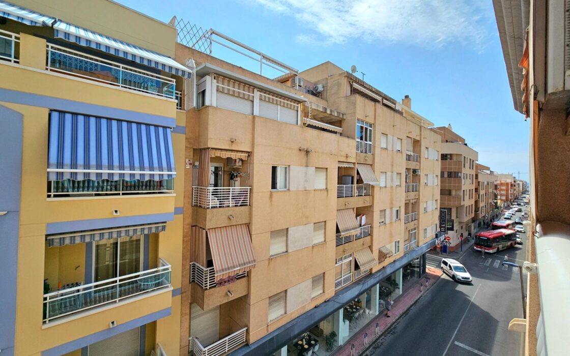 Продаются апартаменты 70 кв.м в Торревьехе, 750 м до моря