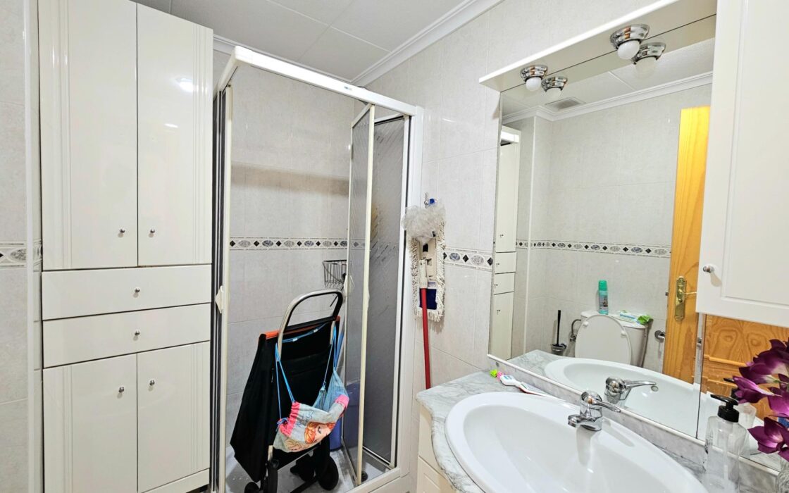 Продаются апартаменты 70 кв.м в Торревьехе, 750 м до моря