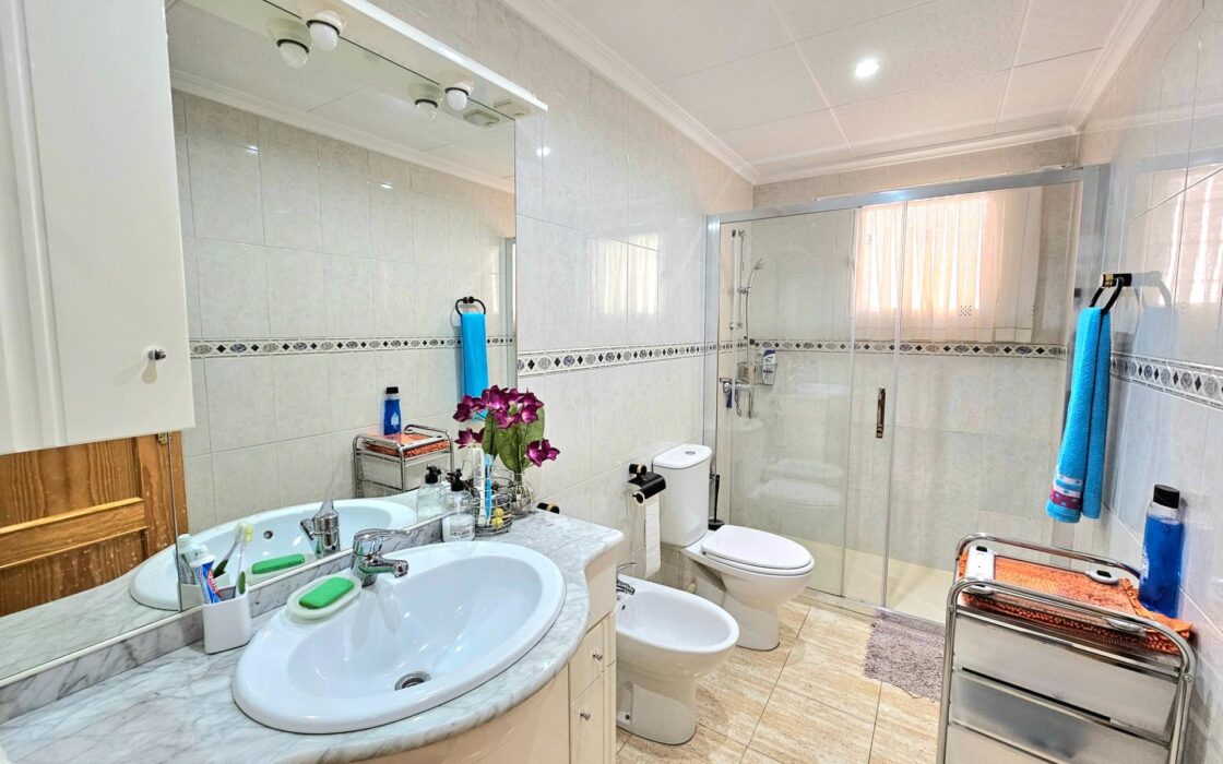 Продаются апартаменты 70 кв.м в Торревьехе, 750 м до моря