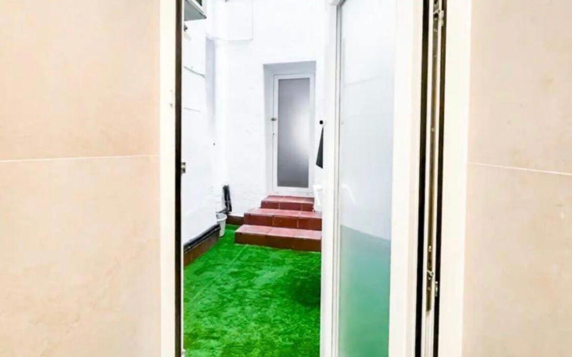 Апартаменты 65 кв.м в Мадриде с 3 комнатами и лифтом