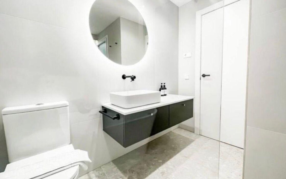 Апартаменты 65 кв.м в Мадриде с 3 комнатами и лифтом