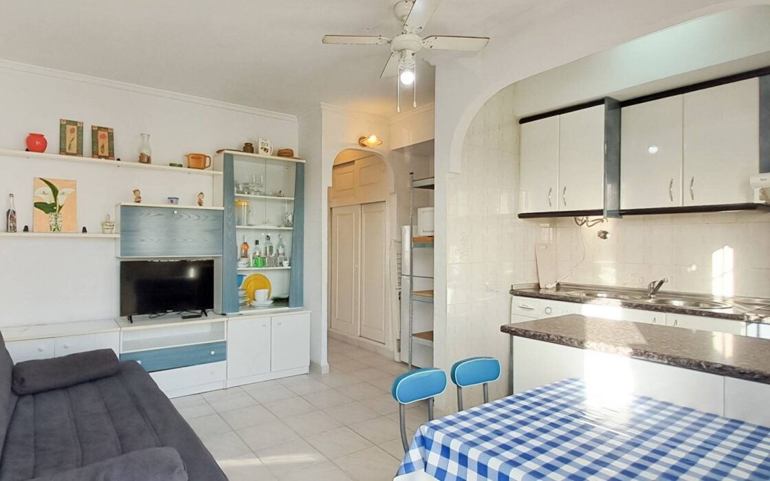 Апартаменты 31 кв.м в Торревьехе, 1 км от моря