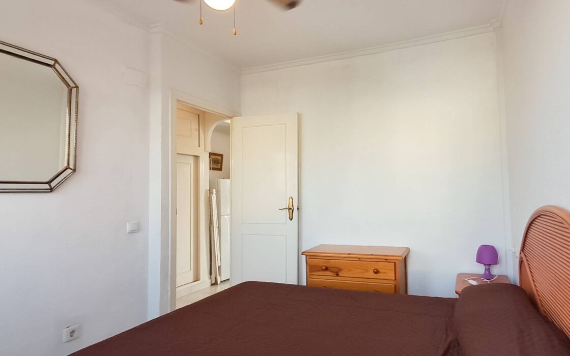 Апартаменты 31 кв.м в Торревьехе, 1 км от моря