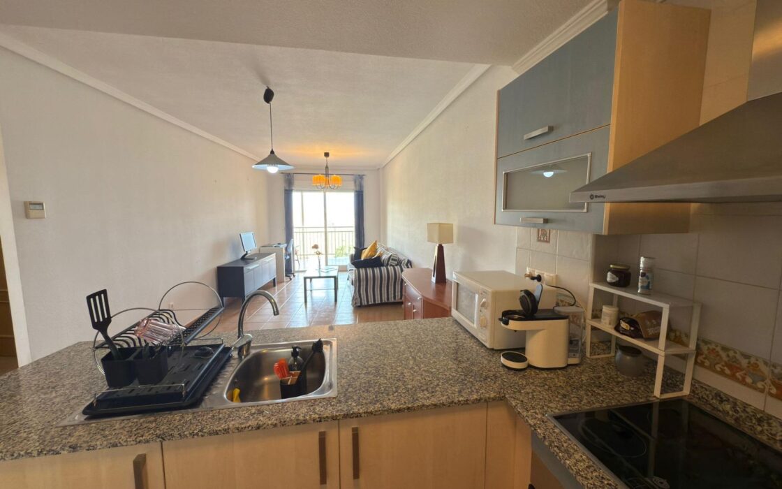 Апартаменты с террасой у моря в Эль Кампельо 76 кв.м