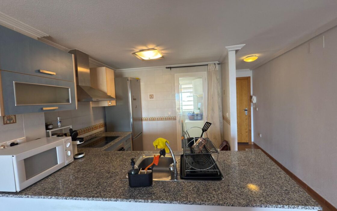 Апартаменты с террасой у моря в Эль Кампельо 76 кв.м