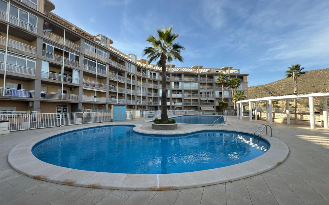 Апартаменты с террасой у моря в Эль Кампельо 76 кв.м