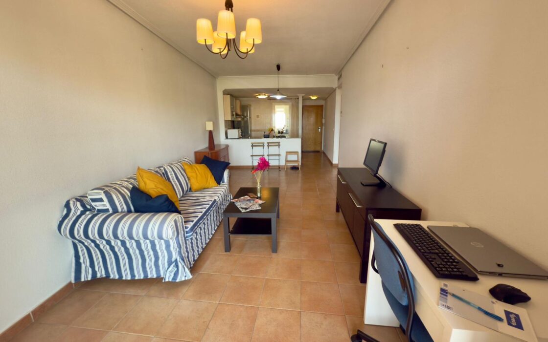 Апартаменты с террасой у моря в Эль Кампельо 76 кв.м