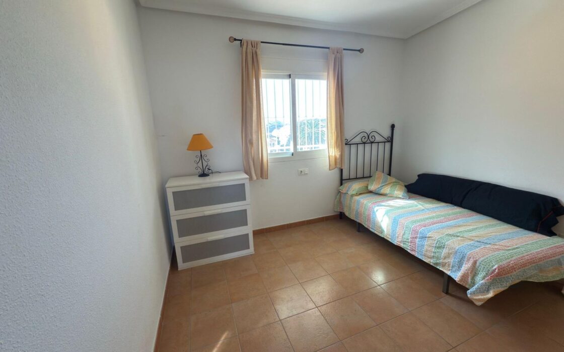 Апартаменты с террасой у моря в Эль Кампельо 76 кв.м