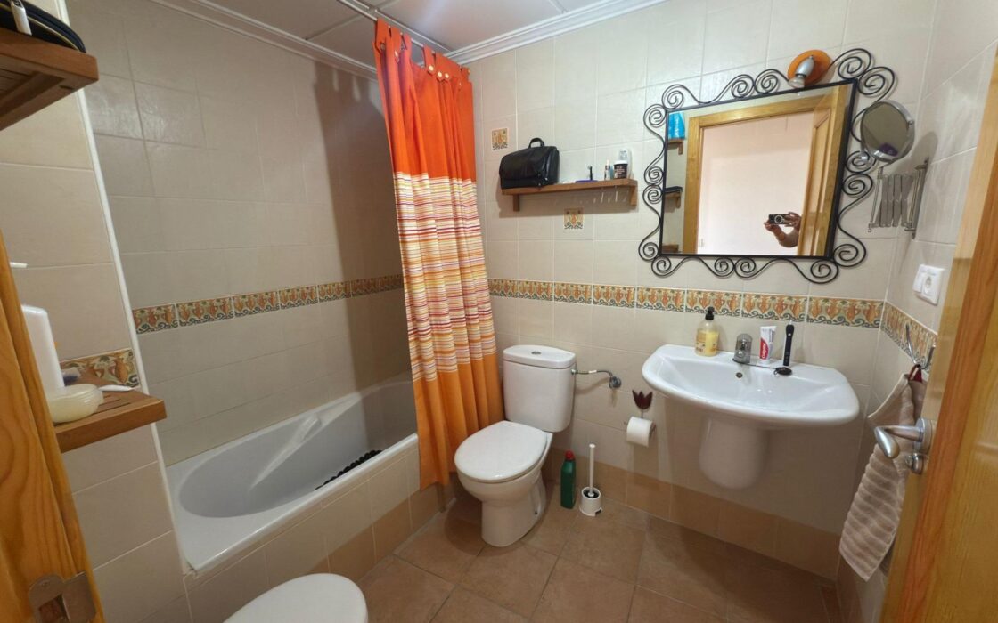 Апартаменты с террасой у моря в Эль Кампельо 76 кв.м