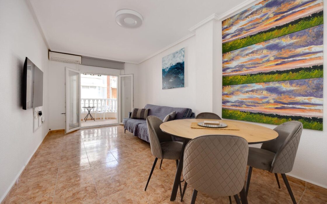 Апартаменты в Торревьехе 68 кв.м с террасой у моря