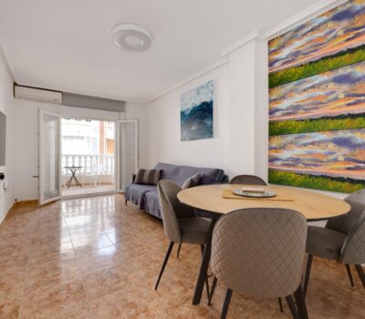 Апартаменти в Торрев’єсі 68 кв.м з терасою біля моря