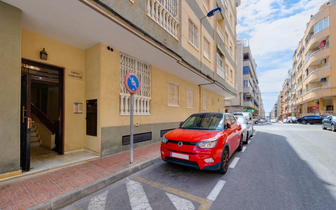 Апартаменты в Торревьехе 68 кв.м с террасой у моря