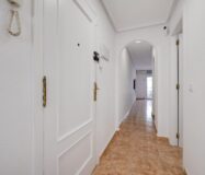 Апартаменты в Торревьехе 68 кв.м с террасой у моря