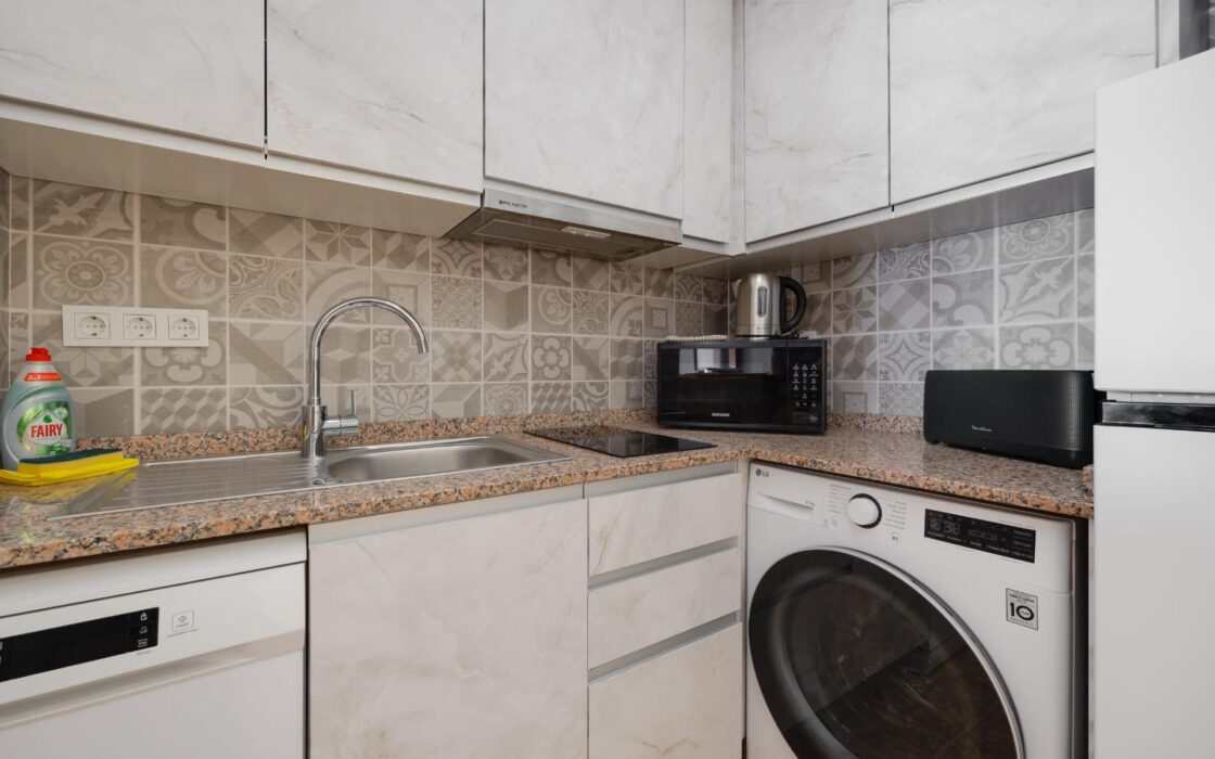 Апартаменты в Торревьехе 68 кв.м с террасой у моря