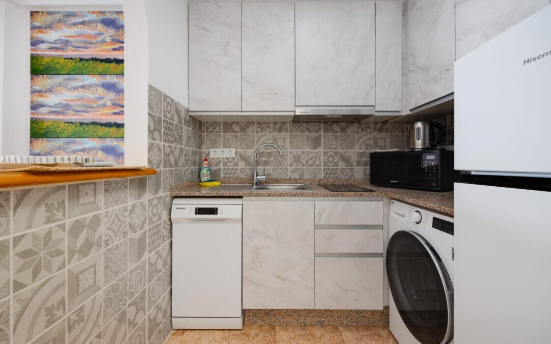 Апартаменты в Торревьехе 68 кв.м с террасой у моря