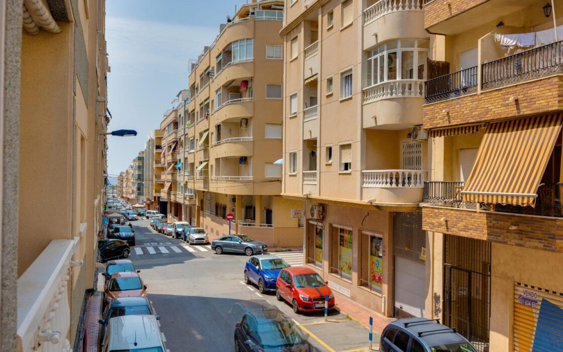 Апартаменты в Торревьехе 68 кв.м с террасой у моря