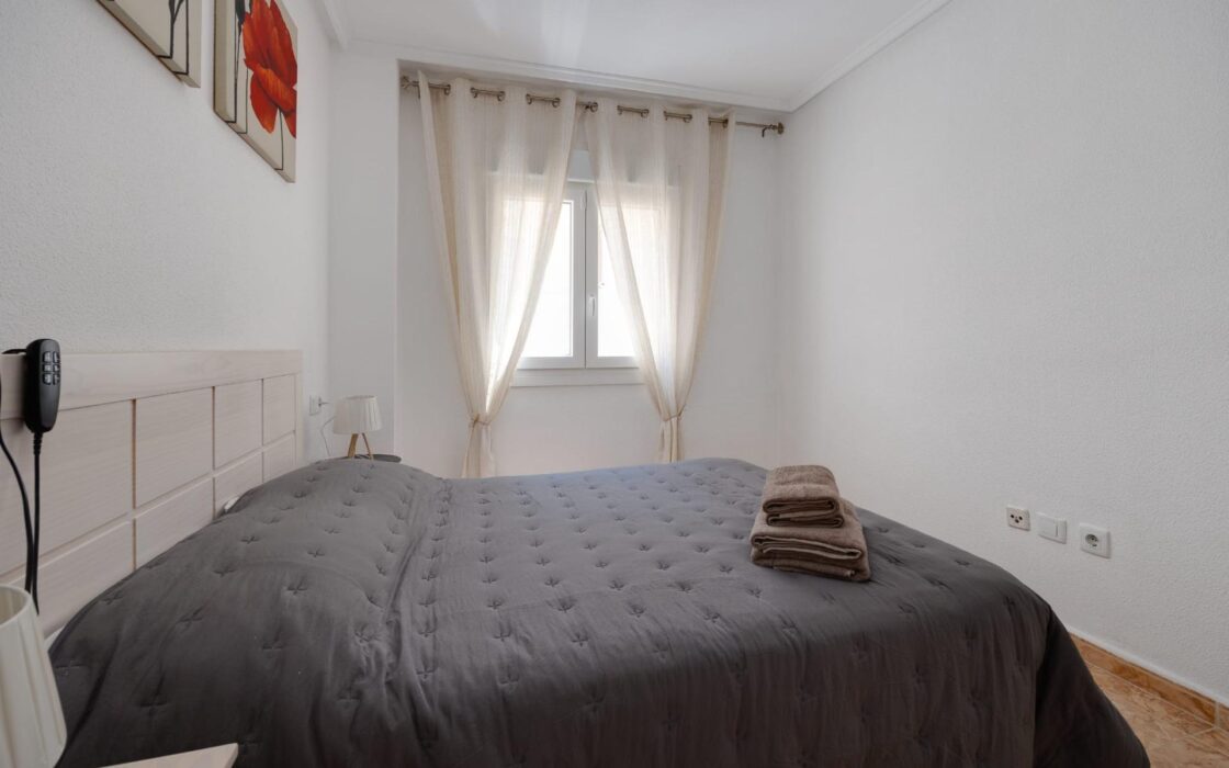 Апартаменты в Торревьехе 68 кв.м с террасой у моря