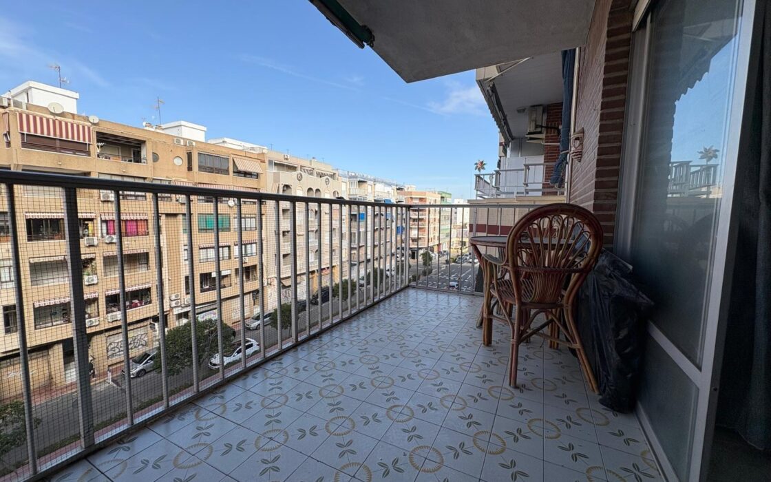 Апартаменты 99 кв.м у моря в Торревьехе, 2 спальни