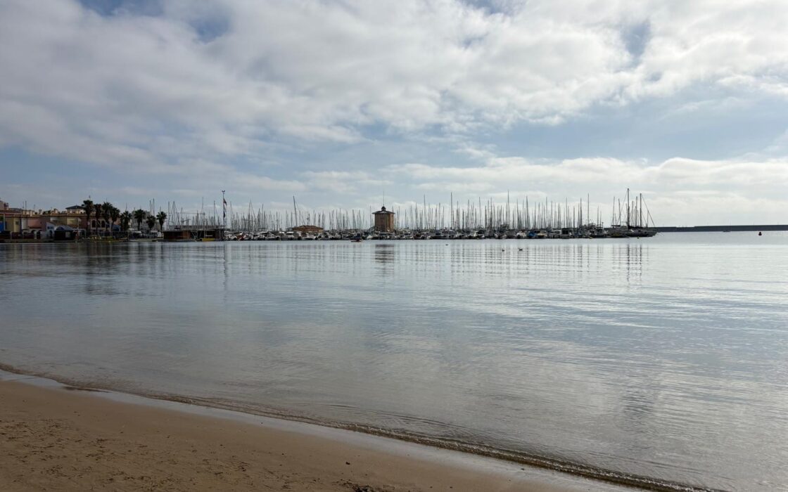 Апартаменты 99 кв.м у моря в Торревьехе, 2 спальни