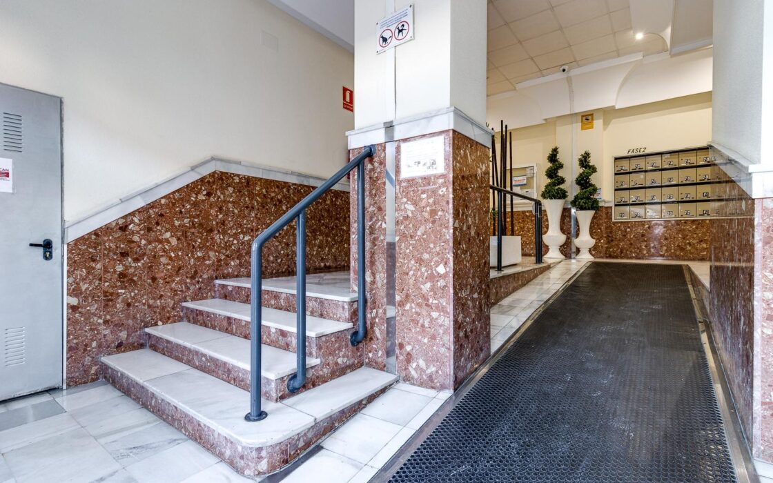 Апартаменты 3 комнаты в Торревьехе 850 м до моря с террасой